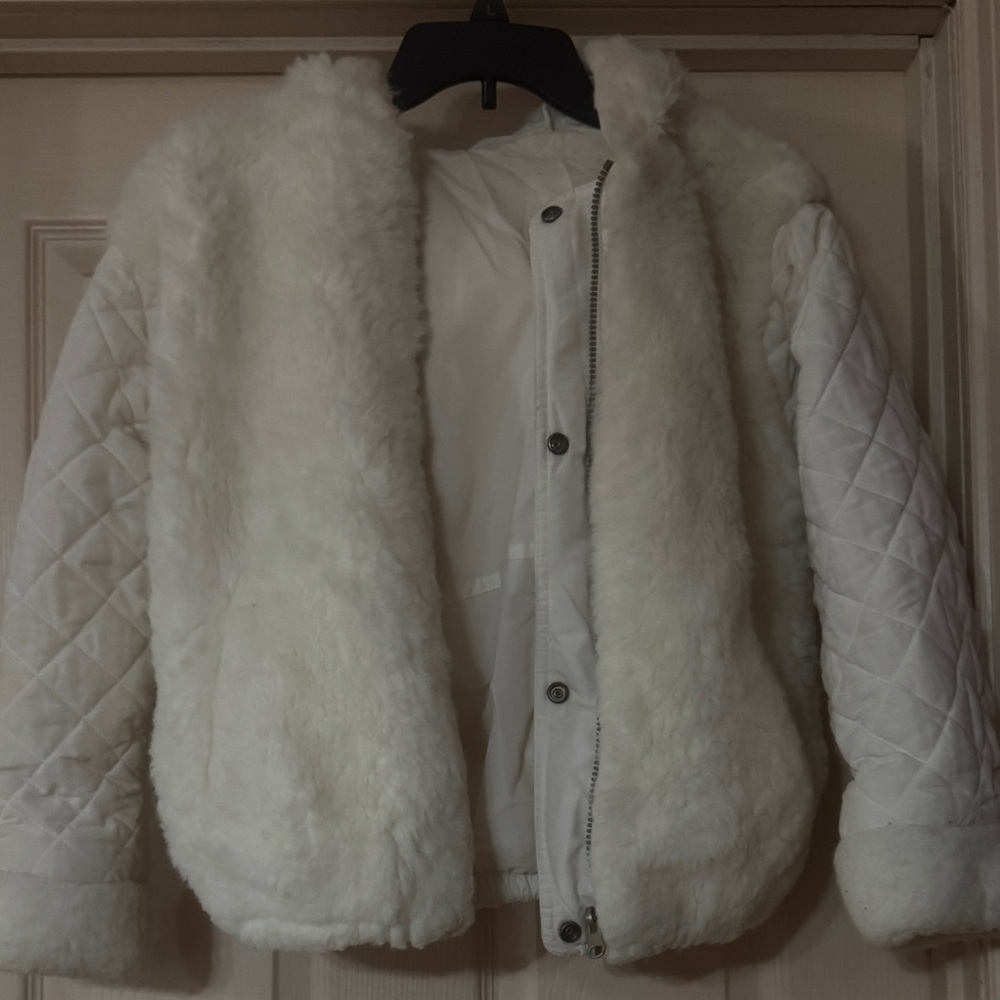 Rothschild Kids White Quilted Puffer Jacket with Faux Fur